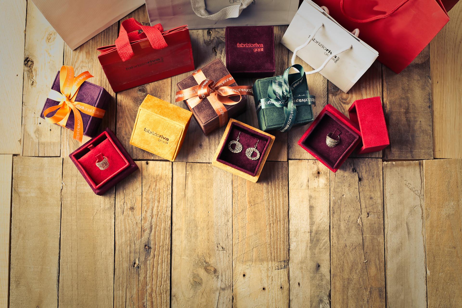 11 Reasons Why You Should Give Jewelry This Christmas - elegant jewelry gifts in luxury boxes